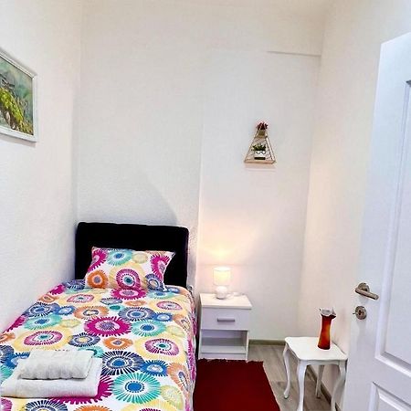 M Apartman Foca Luaran gambar