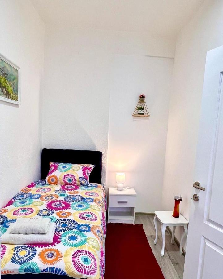 M Apartman Foca Luaran gambar