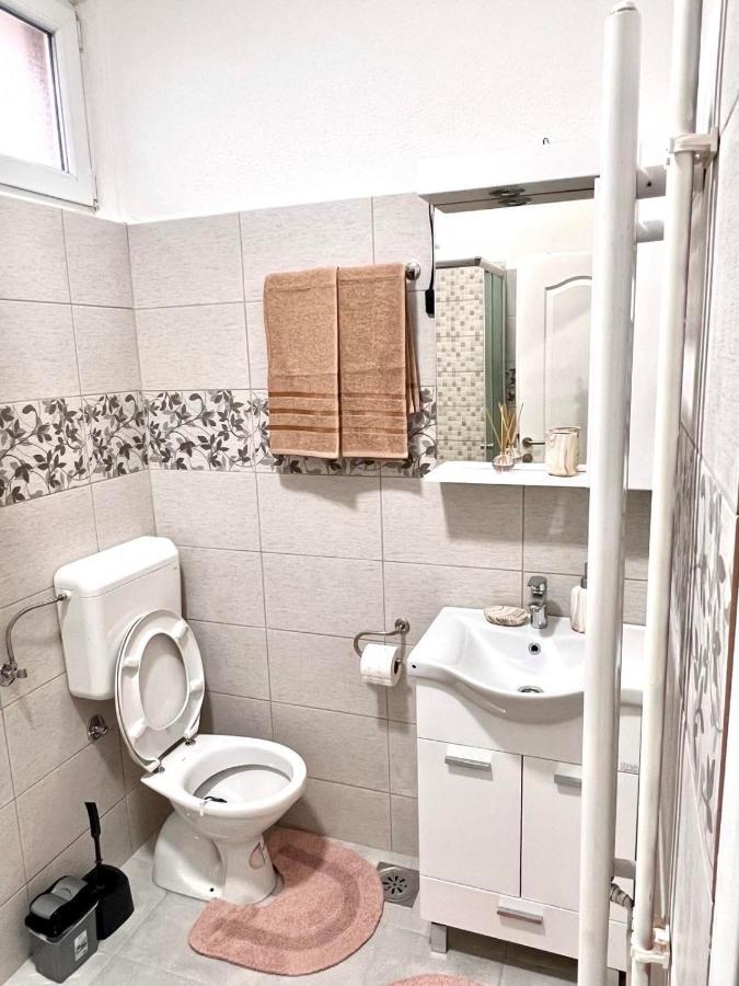 M Apartman Foca Luaran gambar