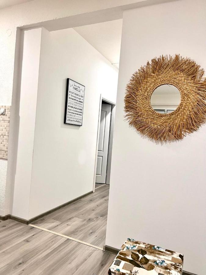 M Apartman Foca Luaran gambar