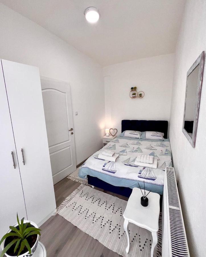 M Apartman Foca Luaran gambar